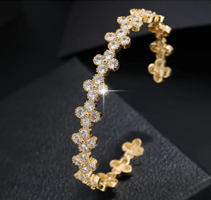 Cali Clover Cuff