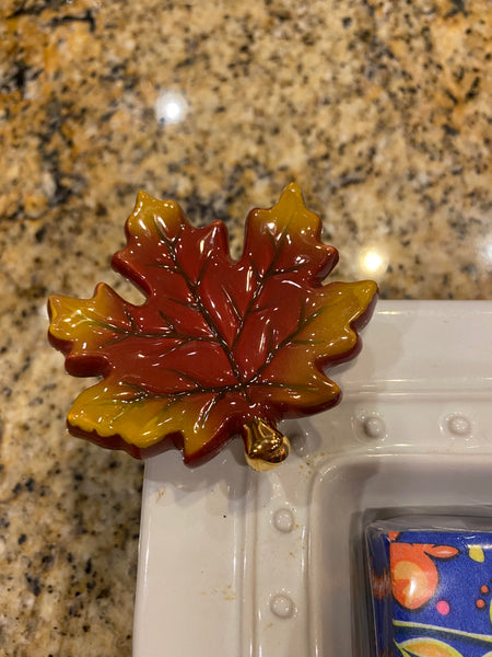 Falling for You, Leaf Mini